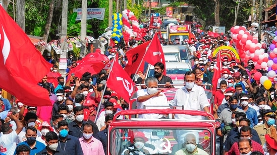 Kannur: Kerala CM Pinarayi Vijayan at an election campaign road show in his constituency Pinarayi, in Kannur, Sunday, April 4, 2021. (PTI Photo) (PTI04_04_2021_000144A)(PTI)