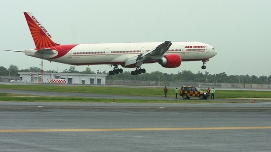 The government is keen to sell Air India, which has been surviving on a government bailout. (MINT_PRINT) The government is keen to sell Air India, which has been surviving on a government bailout. (MINT_PRINT)