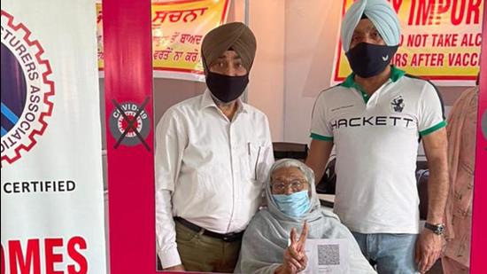 99-year-old Harbhans Kaur after getting the vaccine jab in Ludhiana on Monday. (HT PHOTO)