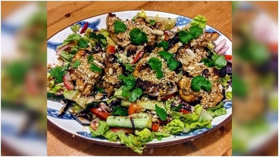 Grilled Thai Chicken Salad recipe(Instagram/ homecookedfamily)