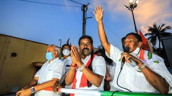 Former CM Narayanasamy during an election campaign rally in support of his party and allied candidates, for Puducherry assembly polls.(PTI Photo) Former CM Narayanasamy during an election campaign rally in support of his party and allied candidates, for Puducherry assembly polls.(PTI Photo)