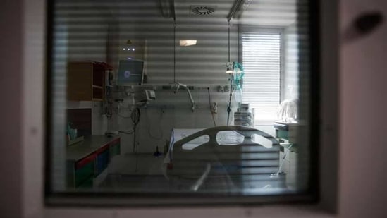 During a check, HT found that the occupancy of beds was high at some big private hospitals – 82.4% at Indraprastha Apollo, 88.1% at Sir Ganga Ram hospital, and 70.6% at Max hospital-Saket. (REUTERS file photo) During a check, HT found that the occupancy of beds was high at some big private hospitals – 82.4% at Indraprastha Apollo, 88.1% at Sir Ganga Ram hospital, and 70.6% at Max hospital-Saket. (REUTERS file photo)