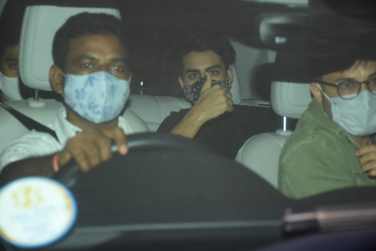 Saif Ali Khan on his way to Karan Johar's home.(Varinder Chawla) Saif Ali Khan on his way to Karan Johar's home.(Varinder Chawla)