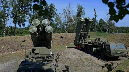Russian S-400 missile air defence systems. (Representational image/Reuters File) Russian S-400 missile air defence systems. (Representational image/Reuters File)