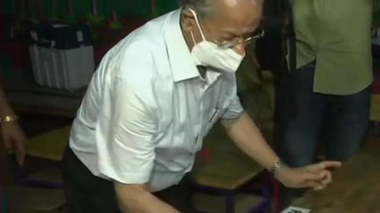 'Metro Man' E Sreedharan at polling booth (ANI)