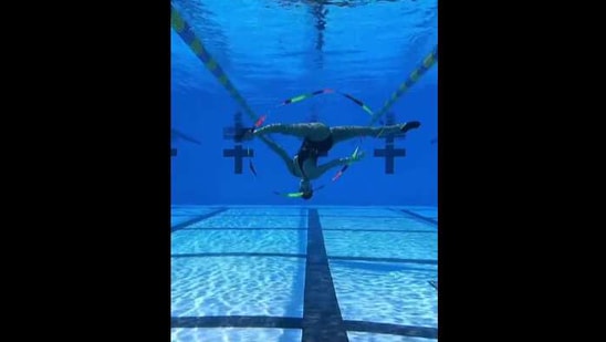 The image shows Kristina Makushenko doing gymnastics underwater.(Instagram/@kristimakusha) The image shows Kristina Makushenko doing gymnastics underwater.(Instagram/@kristimakusha)