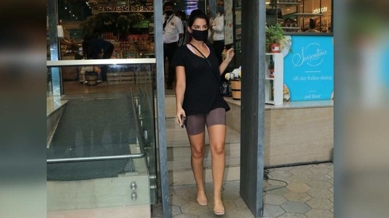 Nora teamed the outfit with a pair of transparent PVC heels and that made fans connect the look to the reality TV star even more.(Varinder Chawla)