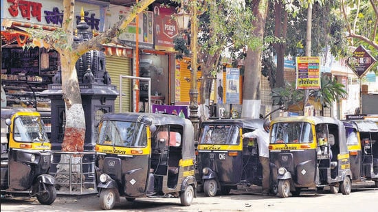 The auto rickshaw stand at Sukhasagar nagar Katraj in Pune wore a deserted look on Tuesday. (Rahul Raut/HT PHOTO) The auto rickshaw stand at Sukhasagar nagar Katraj in Pune wore a deserted look on Tuesday. (Rahul Raut/HT PHOTO)
