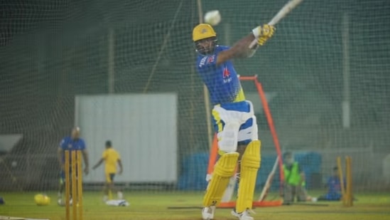 Cheteshwar Pujara bats during CSK's training session in Mumbai.(Twitter)