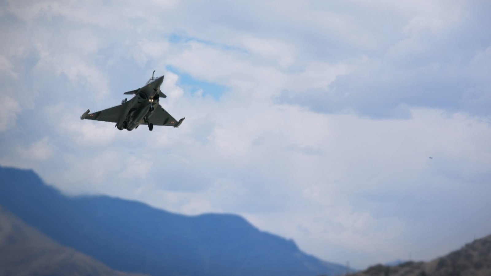 6 Rafale fighters to land in India on April 28, 4 more in May: Official ...