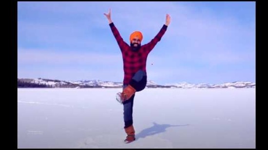 The image shows Gurdeep Pandher doing bhangra. (Twitter@GurdeepPandher)