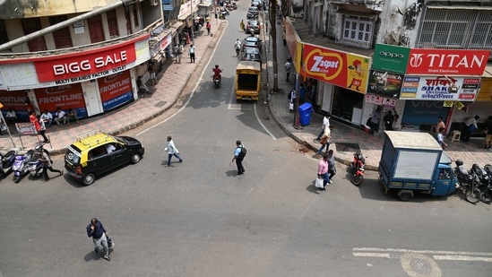 From 8pm today all of Maharashtra will be under strict lockdown till Monday 7am. This will be the first weekend lockdown in the state this year. (Photo by Rane Vidyadhar / Hindustan Times)