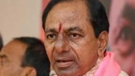 Telangana CM offers <span class='webrupee'>₹</span>2000 assistance to private teachers, staffs