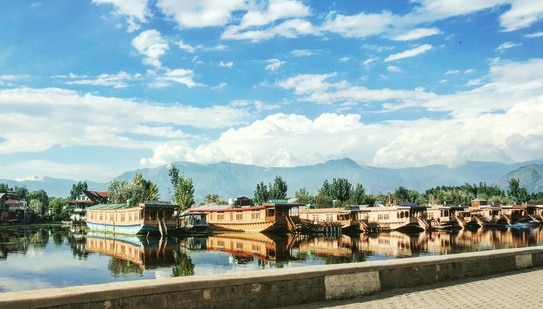 The deputy commissioner said mass vaccination of hotel staff, drivers, houseboat staff and others shall be started across all tourist destinations.(Unsplash) The deputy commissioner said mass vaccination of hotel staff, drivers, houseboat staff and others shall be started across all tourist destinations.(Unsplash)