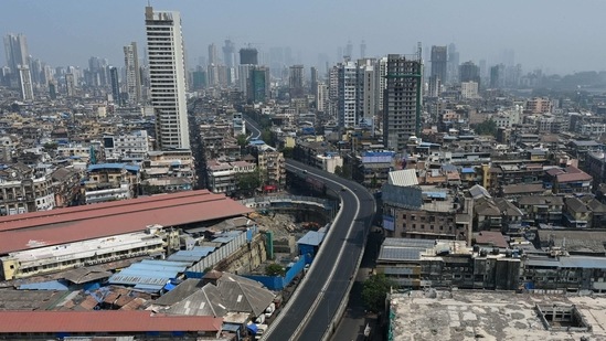 The J.J flyover is seen deserted on the first day of the weekend lockdown in Mumbai on April 10. During the lockdown period, nobody will be allowed to step out of their homes without a valid reason, all establishments, except those providing essential services, will be shut.(Punit Paranjpe/AFP)