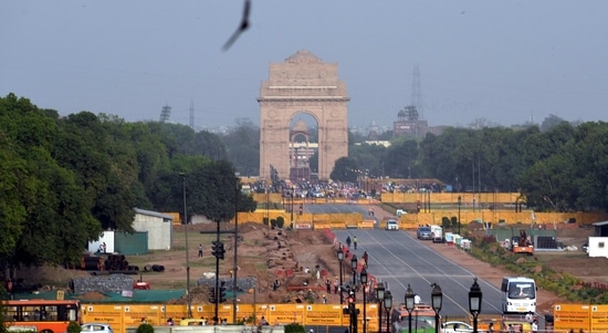 Delhi announces fresh Covid-19 curbs; occupancy reduced to 50% in Metros, restaurants and theatres. (Arvind Yadav/ Hindustan Times)