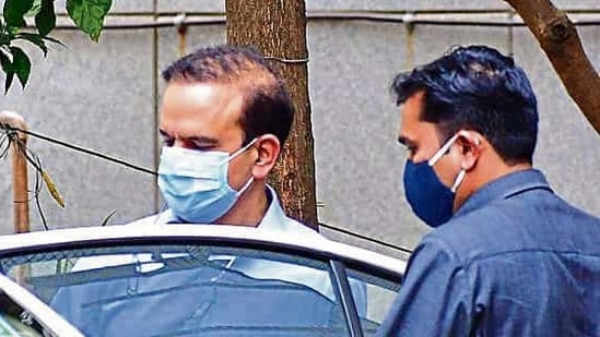 Based on a report by Mumbai police commissioner Hemant Nagrale, the home department initiated a departmental enquiry (DE) against Singh. (Bhushan Koyande/HT Photo) Based on a report by Mumbai police commissioner Hemant Nagrale, the home department initiated a departmental enquiry (DE) against Singh. (Bhushan Koyande/HT Photo)