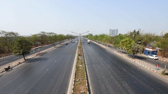 Eastern Express Highway in Mumbai(Satish Bate/HT Photo )