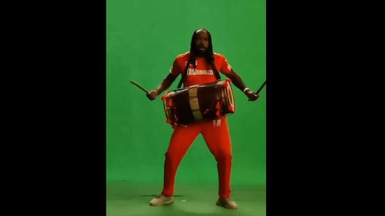 IPL 2021: Punjab Kings player Chris Gayle went "Tunak Tunak Tun" on Daler Mehndi's chartbuster to announce his arrival. 