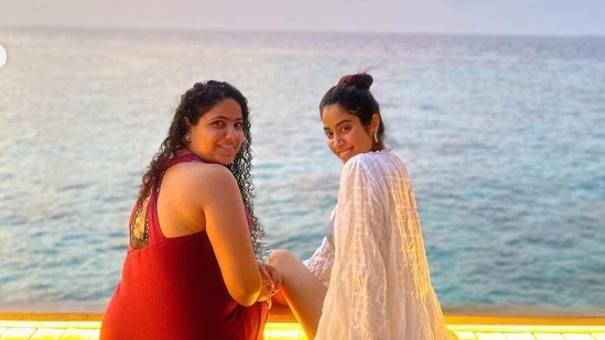 She went straight to the island nation after her short trip to the US, where she met her sister Khushi Kapoor.