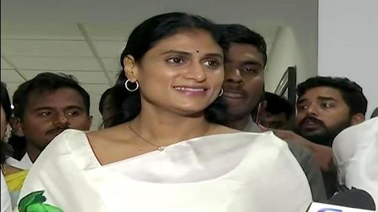 Telangana, 09 (ANI): Andhra Pradesh Chief Minister YS Jagan Mohan Reddy's sister YS Sharmila prepares to launch a new regional party, in Hyderabad on Tuesday. (ANI Photo) (ANI) Telangana, 09 (ANI): Andhra Pradesh Chief Minister YS Jagan Mohan Reddy's sister YS Sharmila prepares to launch a new regional party, in Hyderabad on Tuesday. (ANI Photo) (ANI)