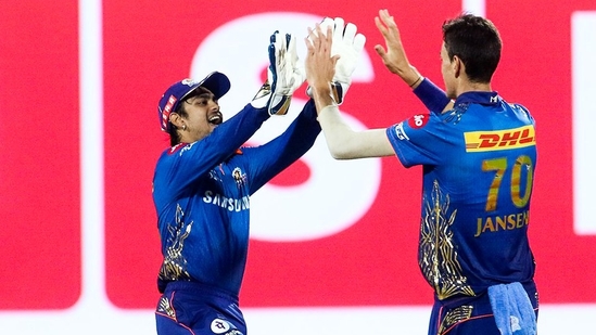 Marco Jansen (right) celebrates a wicket with Ishan Kishan,(Twitter/MI)