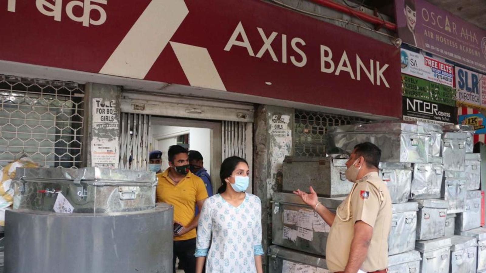 Guard Flees With 4 Crore From Axis Bank S Office In Chandigarh Hindustan Times