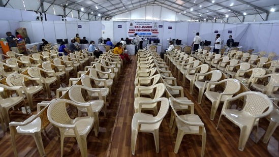 A view inside the BKC Jumbo Covid-19 Vaccination Centre in Mumbai on April 9. As of April 11 morning, the state "administered 10,038,421 doses, highest in the country so far," Dr Pradeep Vyas, the principal secretary of Maharashtra’s health department told HT.(Satish Bate / HT Photo)
