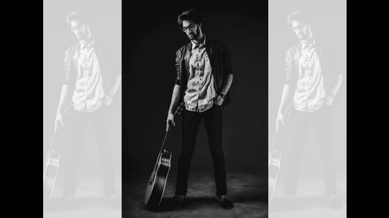 Delhi boy Mukul Jiwnani landed in Melbourne, Australia, in January 2020 to pursue a two-year MA in music performance. He’s now earning via busking in the streets of the city Delhi boy Mukul Jiwnani landed in Melbourne, Australia, in January 2020 to pursue a two-year MA in music performance. He’s now earning via busking in the streets of the city