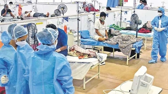 Director of Jayadeva Institute of Cardiology and member of the TAC Dr C N Manjunath said Bengaluru alone may report 15,000 to 18,000 cases a day by May 15, as per the provisional estimates. Director of Jayadeva Institute of Cardiology and member of the TAC Dr C N Manjunath said Bengaluru alone may report 15,000 to 18,000 cases a day by May 15, as per the provisional estimates.