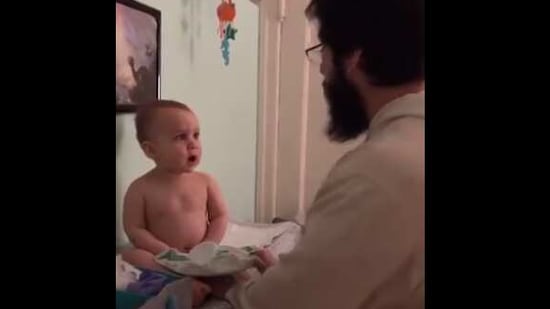 Dad And Kid Recite Nursery Rhyme In The Cutest Way Possible Watch Viral Clip Trending Hindustan Times