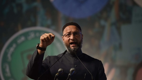 AIMIM president Asaduddin Owaisi said that re-imposing a nation-wide lockdown would be incorrect and a "betrayal" against the poor. (File Photo)