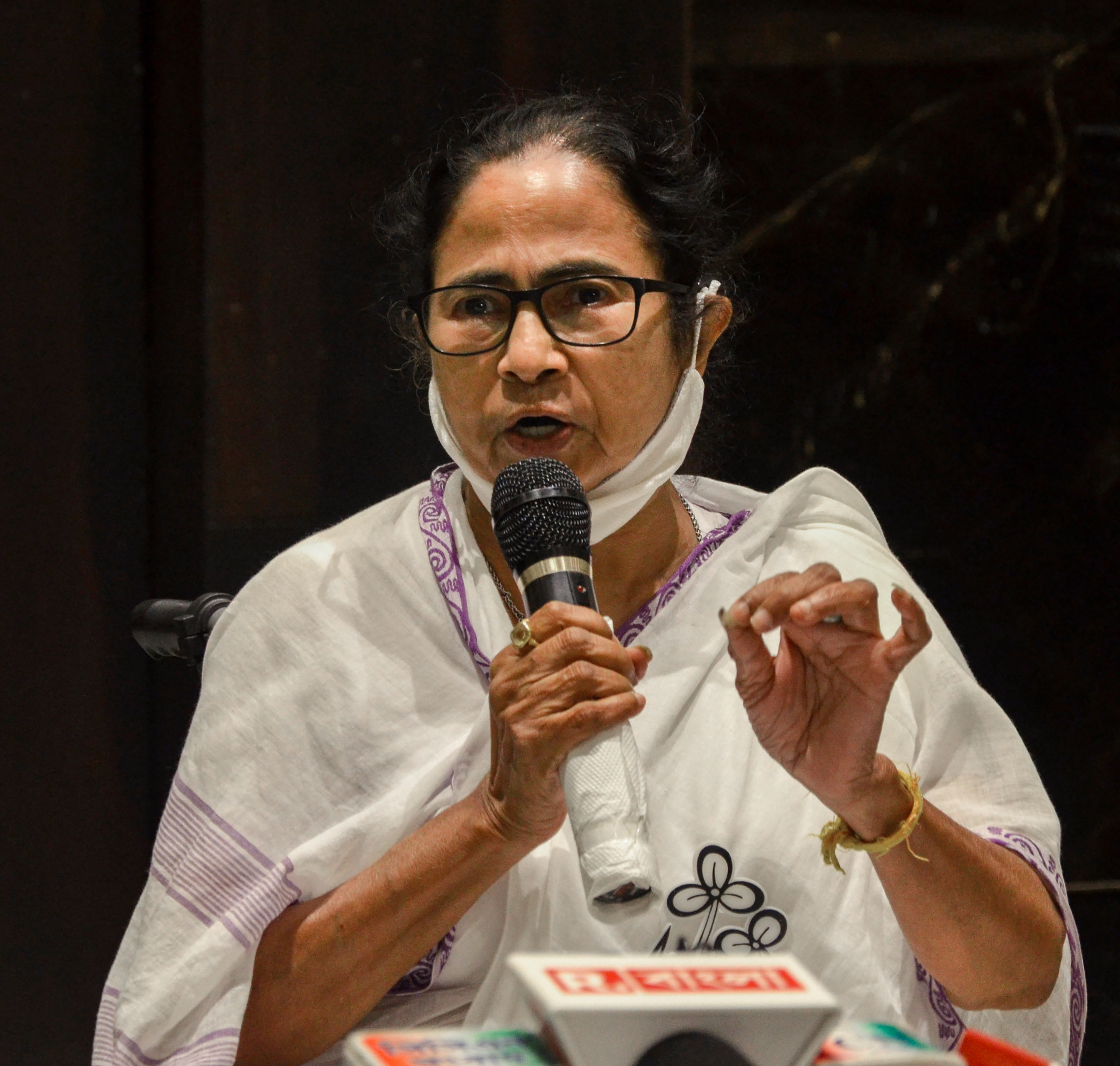“Please tell the family that we will take care of all their needs but we can’t bring him back, we want justice, we are working to ensure justice," Mamata Banerjee told a victim's kin (PTI Photo) (PTI) “Please tell the family that we will take care of all their needs but we can’t bring him back, we want justice, we are working to ensure justice," Mamata Banerjee told a victim's kin (PTI Photo) (PTI)