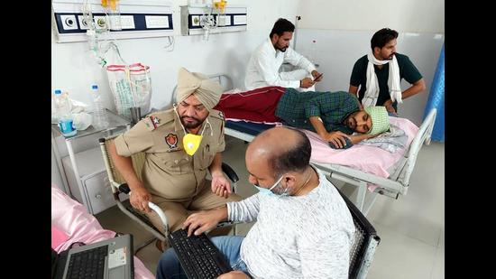 Patiala police recording statement of Gurdeep Singh in Bathinda on Monday. (Sanjeev Kumar/HT)