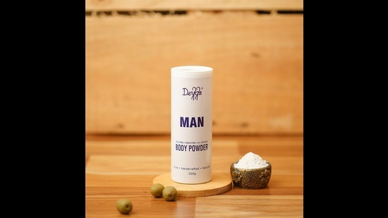 Body powder by Deyga battles against sweat, moisture, and the build-up of bacteria Body powder by Deyga battles against sweat, moisture, and the build-up of bacteria
