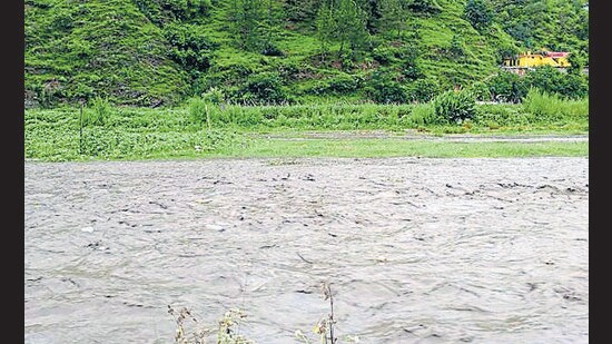 There are around 32 water supply schemes in Mandi that are on the verge of drying up and nearly 80% water supply schemes have been impacted in Dharamshala zone. (Representative Photo/HT File)