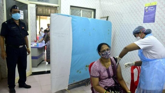 A beneficiary gets Covid-19 vaccine shot at a hospital in Mumbai.(HT File Photo) A beneficiary gets Covid-19 vaccine shot at a hospital in Mumbai.(HT File Photo)