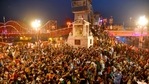 Devotees gather to offer prayers during Ganga aarti at Kumbh Mela, at Har ki Pouri, in Haridwar, Tuesday, April 13, 2021. (PTI Photo)(PTI) Devotees gather to offer prayers during Ganga aarti at Kumbh Mela, at Har ki Pouri, in Haridwar, Tuesday, April 13, 2021. (PTI Photo)(PTI)