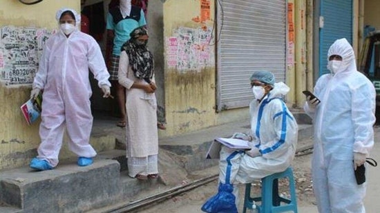 On Monday, the number of Covid-19 containment zones in the Indore district increased to 22.(HT Photo) On Monday, the number of Covid-19 containment zones in the Indore district increased to 22.(HT Photo)