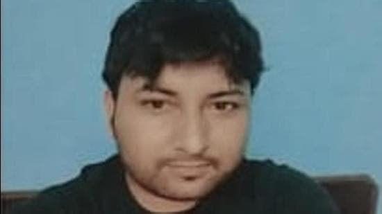 Sunil Kumar fled with the cash in two bags in wee hours of Sunday, while he was on night duty at Axis Bank’s Chandigarh currency chest. (HT Photo) Sunil Kumar fled with the cash in two bags in wee hours of Sunday, while he was on night duty at Axis Bank’s Chandigarh currency chest. (HT Photo)