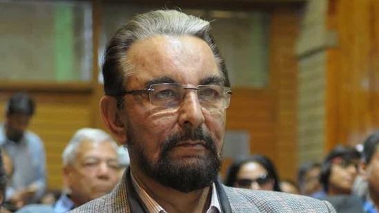 Actor Kabir Bedi talks about his son Siddharth's suicide.(Keshav Singh/HT Photo)