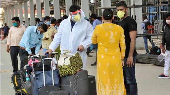 Patna district magistrate Chandrashekhar Singh has written a letter to the director of the Patna Airport to ensure mandatory checking of negative Covid-19 test report on arrival of visitors to the city. (HT PHOTO.) Patna district magistrate Chandrashekhar Singh has written a letter to the director of the Patna Airport to ensure mandatory checking of negative Covid-19 test report on arrival of visitors to the city. (HT PHOTO.)