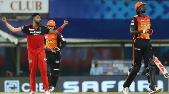 Mohammed Siraj celebrates after dismissing Jason Holder(IPL)