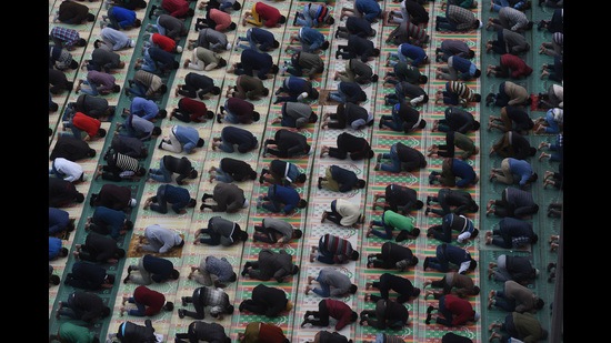 Regular prayers were also held at the two biggest religious places of Kashmir — Dargah Hazratbal on the banks of Dal Lake and Jamia Masjid at Nawhatta in the old city. Both these places were closed last year in the peak of Covid. (Waseem Andrabi/HT) Regular prayers were also held at the two biggest religious places of Kashmir — Dargah Hazratbal on the banks of Dal Lake and Jamia Masjid at Nawhatta in the old city. Both these places were closed last year in the peak of Covid. (Waseem Andrabi/HT)