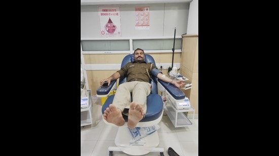 Commando Ashish Dahiya, of Delhi Police, has donated his blood 99 times. Commando Ashish Dahiya, of Delhi Police, has donated his blood 99 times.