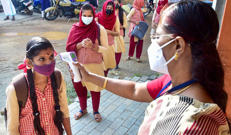 Karnataka comes up with promotion evaluation system for classes 1 to 9 Karnataka comes up with promotion evaluation system for classes 1 to 9