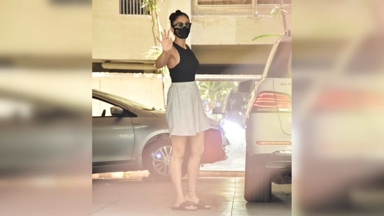 The actor was recently spotted in Mumbai during her casual day out and she chose an outfit that was the perfect mix of chic and comfy. (Varinder Chawla) The actor was recently spotted in Mumbai during her casual day out and she chose an outfit that was the perfect mix of chic and comfy. (Varinder Chawla)