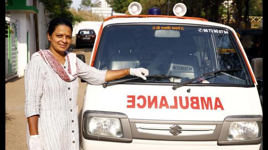 Anita Gosavi has been driving a Covid ambulance non-stop since September 2020. She removed her mask only for this picture. (RAHUL RAUT/HT) Anita Gosavi has been driving a Covid ambulance non-stop since September 2020. She removed her mask only for this picture. (RAHUL RAUT/HT)