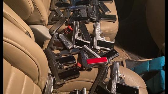The illegal weapons seized by the police. (HT Photo) The illegal weapons seized by the police. (HT Photo)