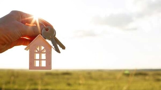 Mutual funds can help you move into your dream home